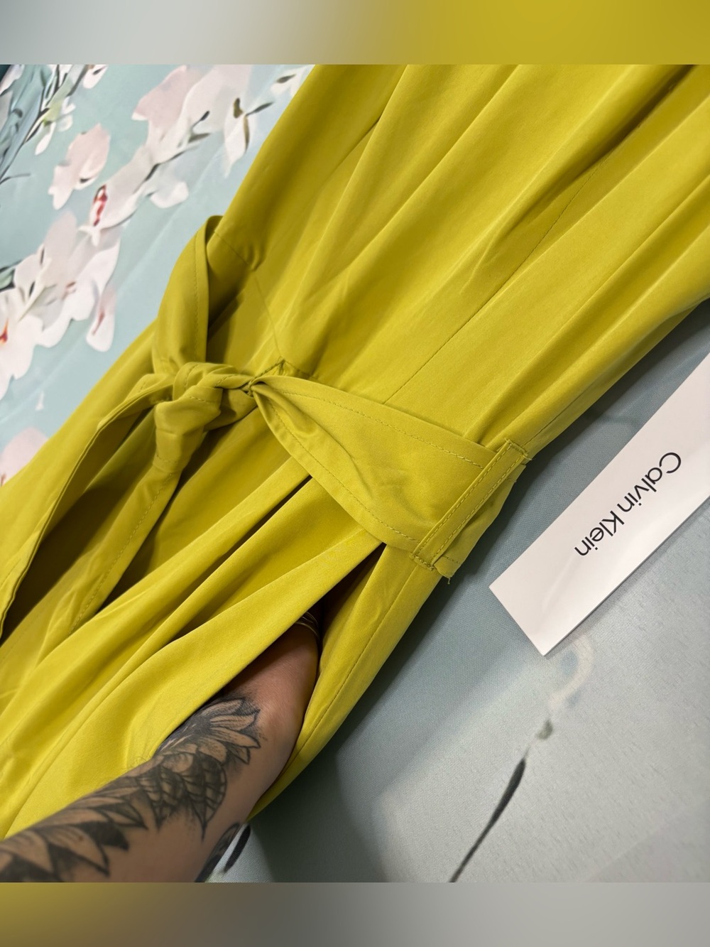 Calvin Klein Chartreuse Yellow Flutter Sleeve Belted Jumpsuit Size 8 NWT - Picture 8 of 16